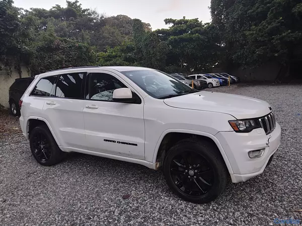 jeepetas y camionetas - JEEP GRAND CHEROKEE LATITUD 4X4 2018 3