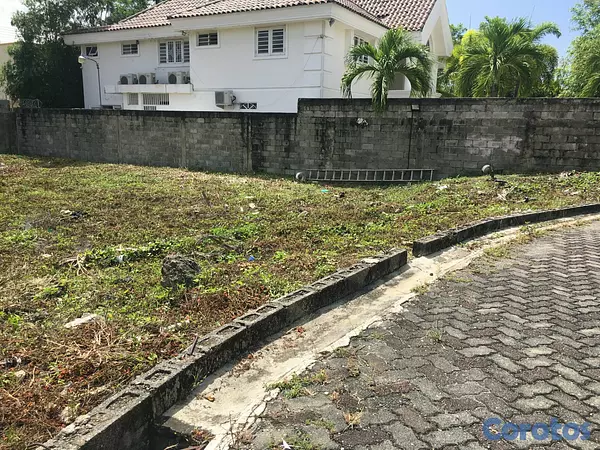 solares y terrenos - Terreno en VENTA en las Praderas de 1.058 m2 .     8