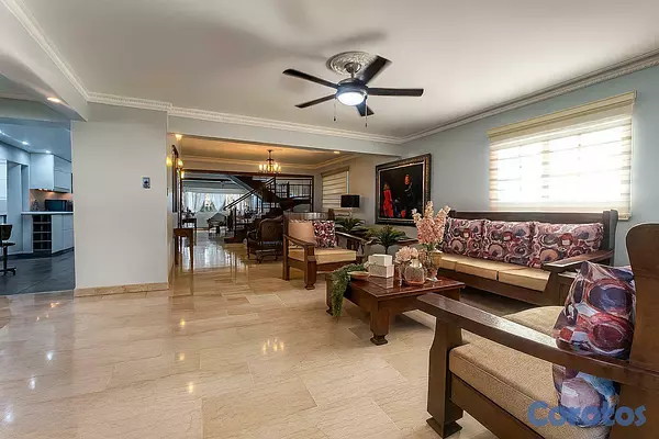 casas - Casa en Venta en La Castella con Patio y Remodelada 8