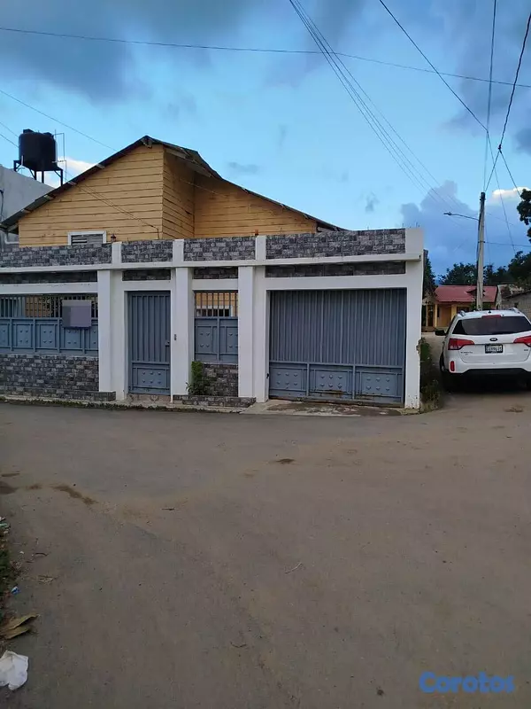 casas - EN CONSTANZA, CASA EN VENTA DE 3 HABITACIONES  1