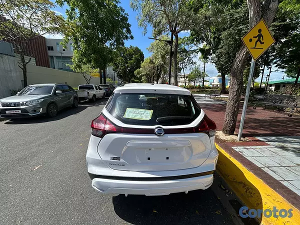 jeepetas y camionetas - 2021 NISSAN KICKS RECIEN IMPORTADO 1