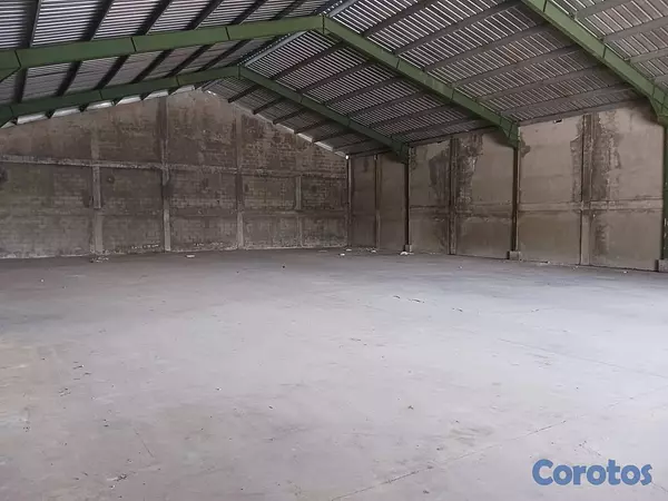 otros inmuebles - Alquilo Nave industrial en El higüero 4