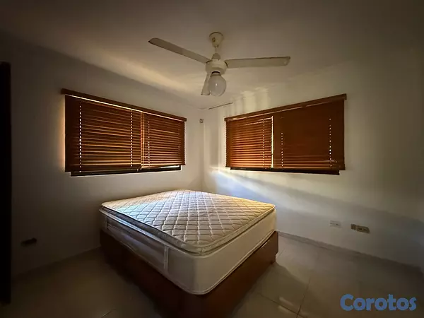 apartamentos - independencia km 71/2 segundo piso tres hab de 147 metros y 11 paq. RD 8,600,00” 8