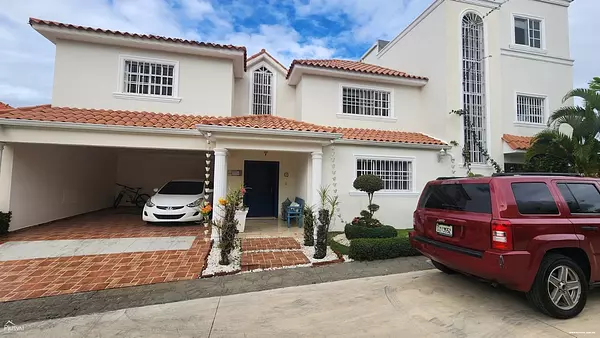casas - Altos de Arroyo Hondo III, Distrito Nacional
Amplia casa de 3er Piso
USD$450,000 1