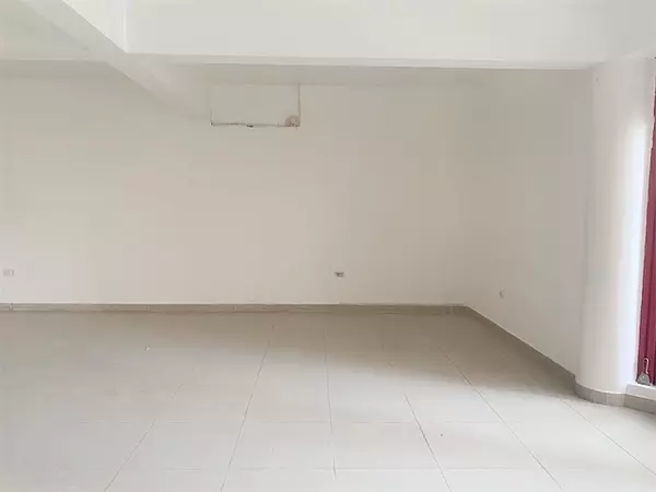 oficinas y locales comerciales - Local en los prados primer nivel  2