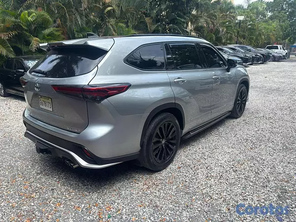 jeepetas y camionetas - Toyota Highlander XSE 2021  3