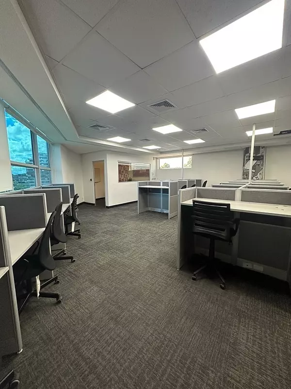 oficinas y locales comerciales - Alquilo local 485 mts para oficina, call center  2
