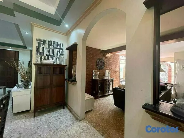 casas - VENDO Hermosa Casa Colonial Ubicada En Zona Exclusiva de Gazcue 
CODIGO: PD168
 7