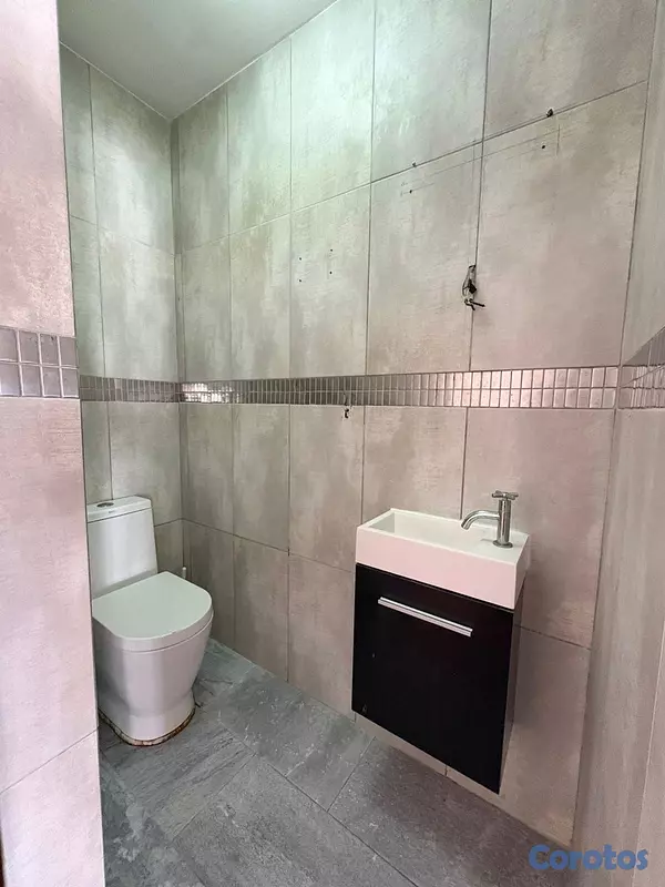 casas - Propiedad esquinera comercial  3