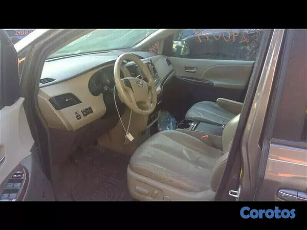 repuestos -  VENDO EL MOTOR PARA 2011 TOYOTA SIENNA XLE 3.L AWD  3