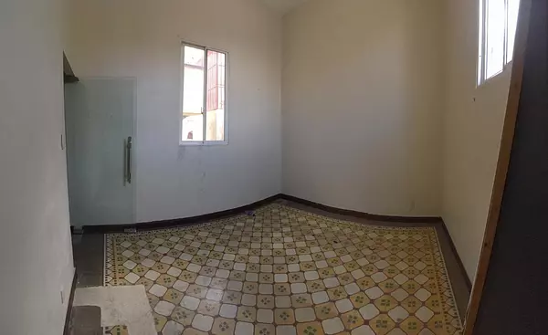 oficinas y locales comerciales - Local Comercial en Venta en ZONA COLONIAL 7