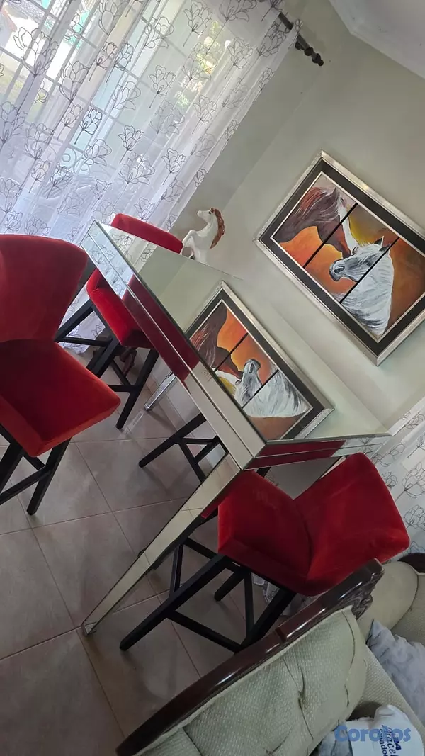 muebles y colchones - Comedor moderno tipo bar con acabado espejo y sill 7