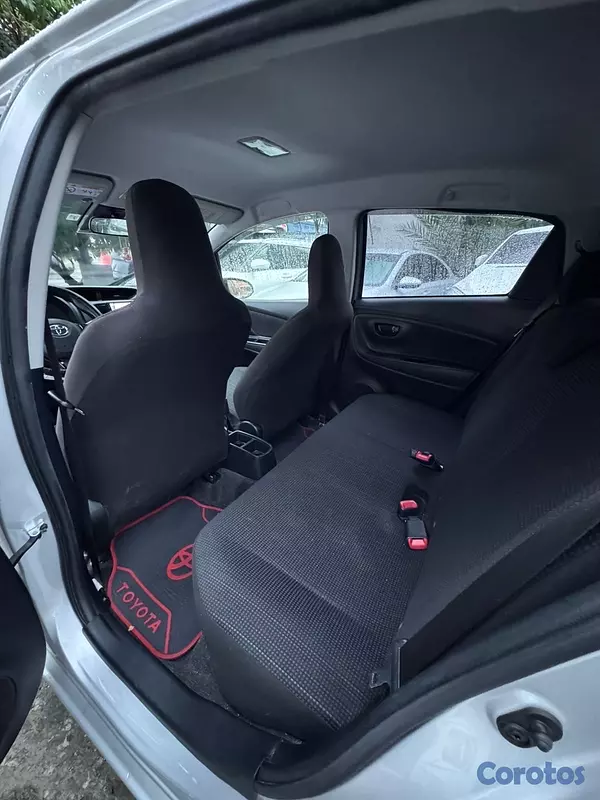 carros - Toyota Vitz 4WD 2018 5