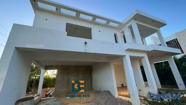 casas - Se venta esta Casa de 2 niveles en construcción en 9