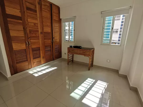 apartamentos - Alquiler apto vacío en zona exclusiva de Evaristo Morales

* 3 hab
US$1,150 mant 2