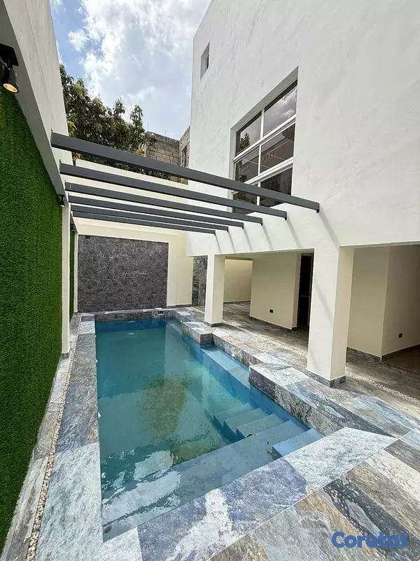 casas - venta de mansión con piscina y 382m en la autopista de san isidro Santo Domingo  16
