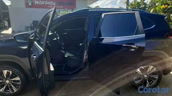 jeepetas y camionetas - Almost brand new Chevrolet tracker Premier 2023 fr 4