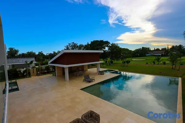 casas vacacionales y villas - Villa en venta en casa de campo la Romana  4