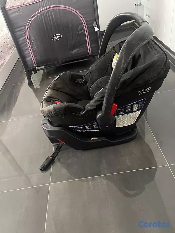 coches y sillas - coche de bebe color rojo + carseat negro, marca britax
edad: 2-7 años 5