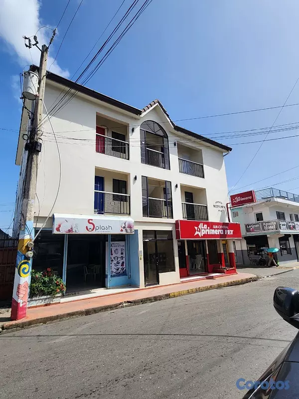 oficinas y locales comerciales - 🏢 Edificio de 3 Niveles en el Centro de Imbert –  2