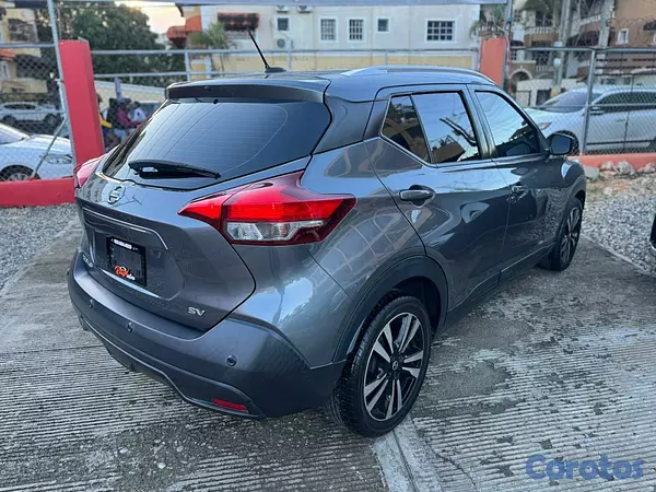 jeepetas y camionetas - Nissan Kicks SV 2020 6
