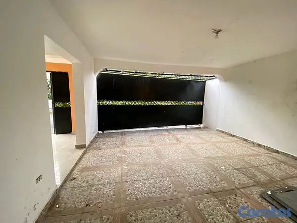 casas - Alquilo casa 2 niveles en autopista san Isidro, al lado de la Sirena  7