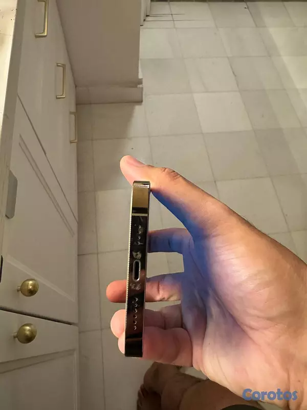 celulares y tabletas - Iphone 15pro como nuevo 1