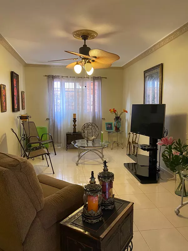 casas - Vendo CASA de Dos niveles 450mt2 2 niveles 1408 6