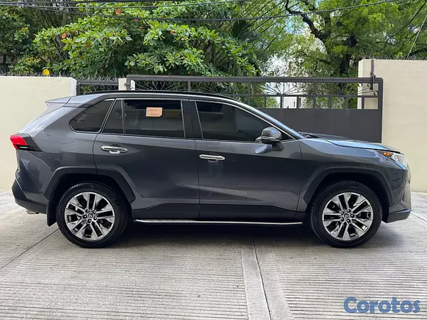 jeepetas y camionetas - Toyota Rav4 Limited 2020 4