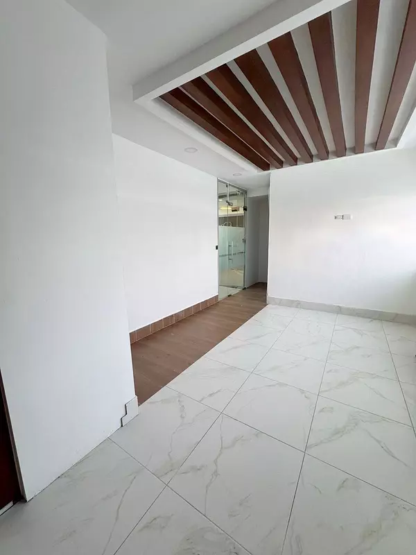 oficinas y locales comerciales - Local céntrico en Piantini  4