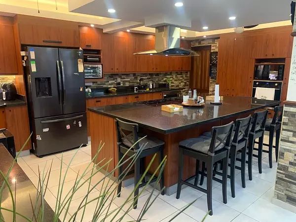 casas - VENDO Casa De 2 Niveles En Residencial Cerrado Altos De Arroyo Hondo III

 9