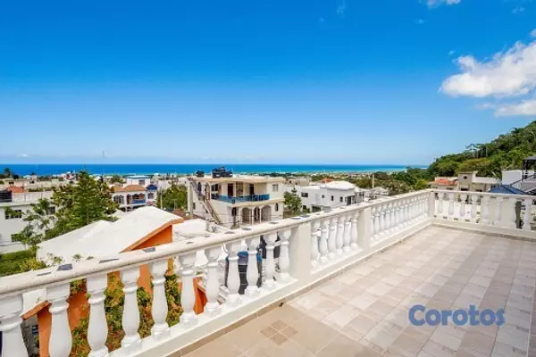 casas - Casa con piscina y una vista espectacular al mar y la montaña  8