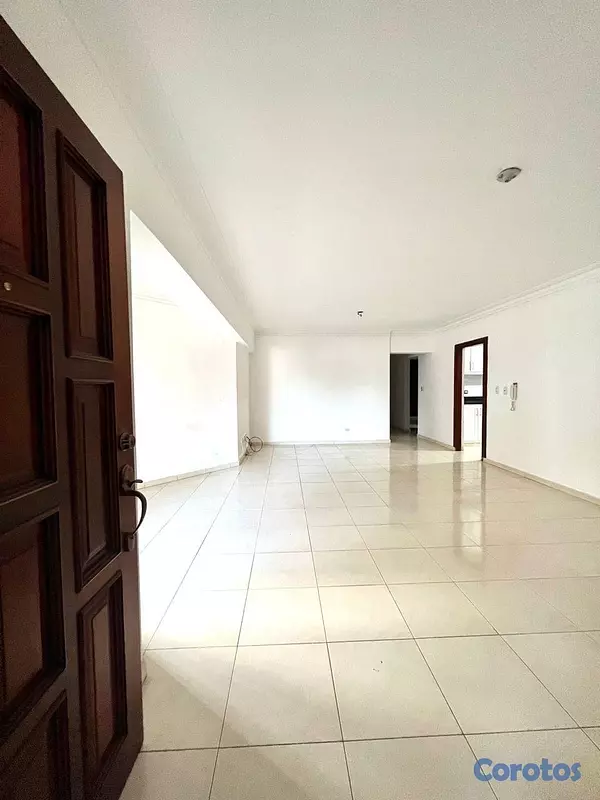 apartamentos - Amplio apartamento en Alquiler en exclusivo sector de Evaristo Morales 📍
 4