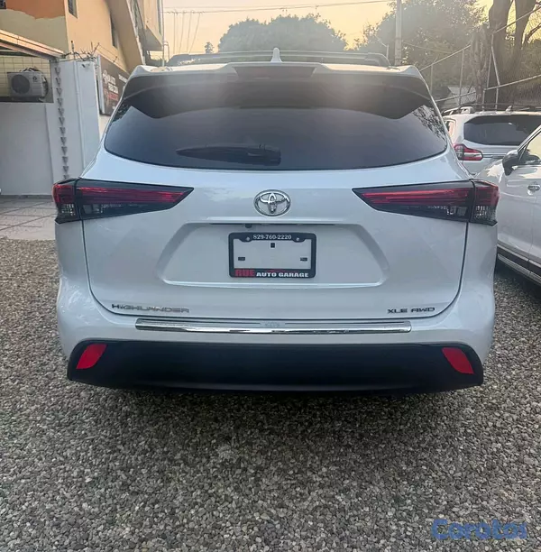 jeepetas y camionetas - Toyota higlander xle 2022 clean carfax  3