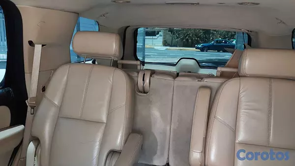 jeepetas y camionetas - CHEVROLET TAHOE EXCELENTES CONDICIONED 3