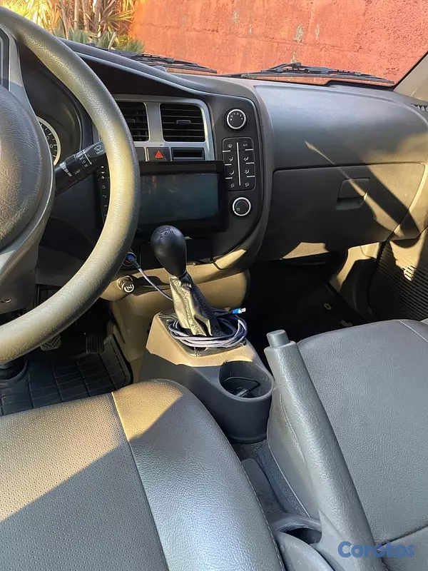 camiones y vehiculos pesados - Hyundai H100 2023 | Como Nuevo | Un solo dueño | 4 6