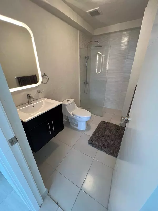 apartamentos - Vendo y alquilo apartamento en Evaristo Morales 8