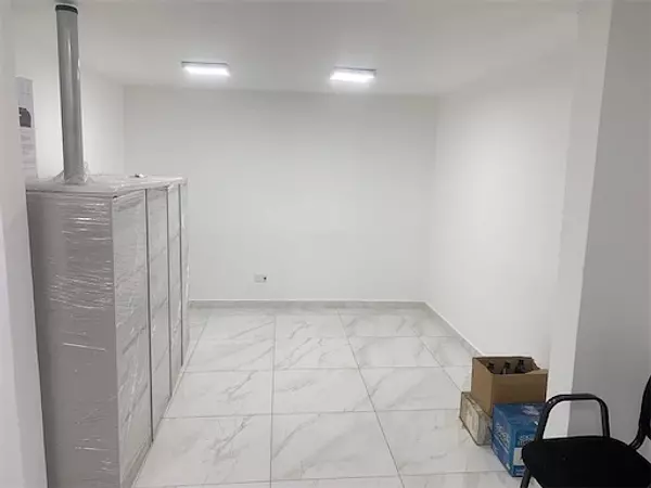 oficinas y locales comerciales - Local en el millon 450 Us  6
