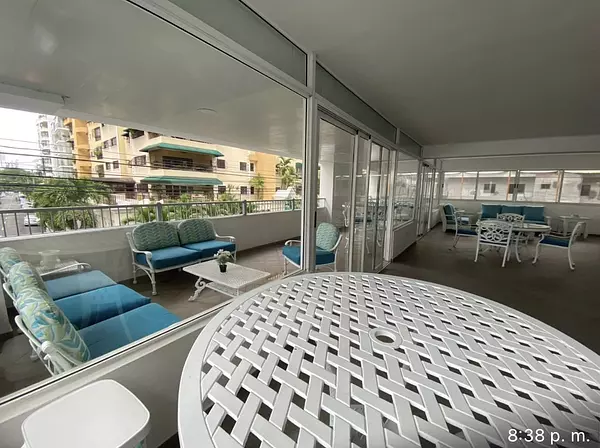 apartamentos - OPORTUNIDAD, Venta Apartamento de 2 Habitaciones, Naco, Santo Domingo 2