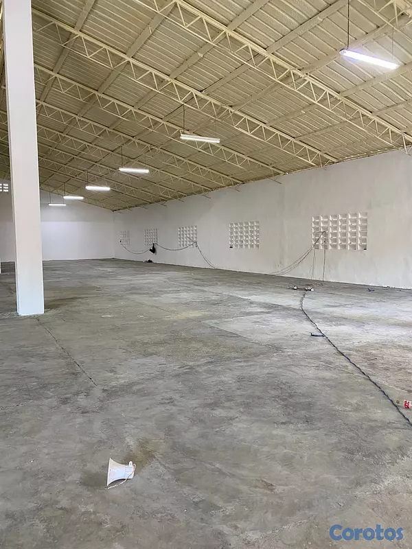 oficinas y locales comerciales - Almacén en Alquiler – 800 m² | Centro de Santo Dom 4