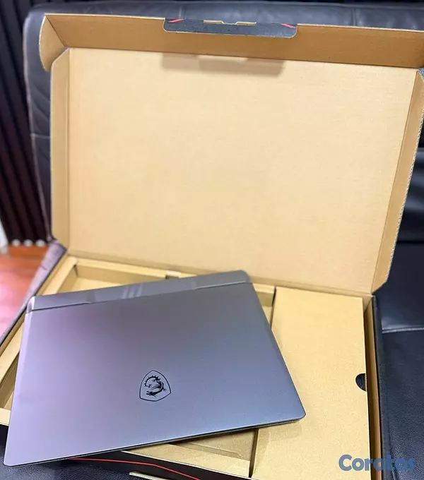 computadoras y laptops - MSI VECTOR 16” ULTRA 7 32GB 1TB SSD RTX-5070Ti 3