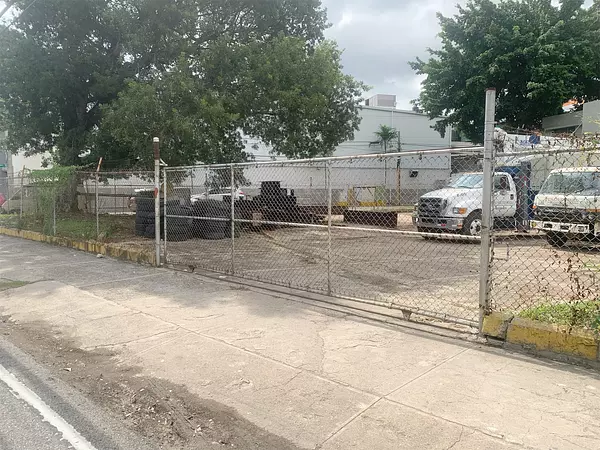 solares y terrenos - Solar en venta en av transitada 3