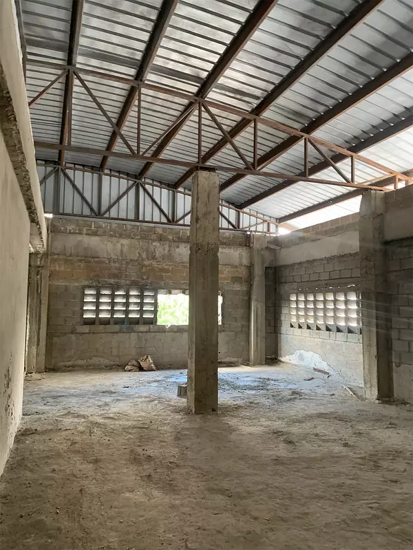oficinas y locales comerciales - Local con espacio abierto 3 niveles 8