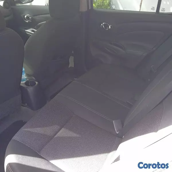 carros - como nuevo con poco uso 10
