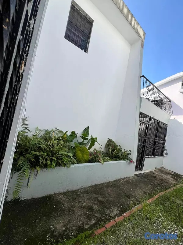 casas - Vendo Casa en Altos de Arroyo Hondo 2 y alquiler  3