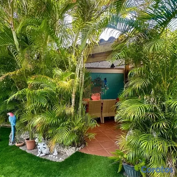 casas - vendo casa altos De Arroyo hondo 3 dos niveles tres habitaciones con baño piscin 2