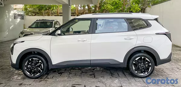 jeepetas y camionetas - Kia Carens 2026 4