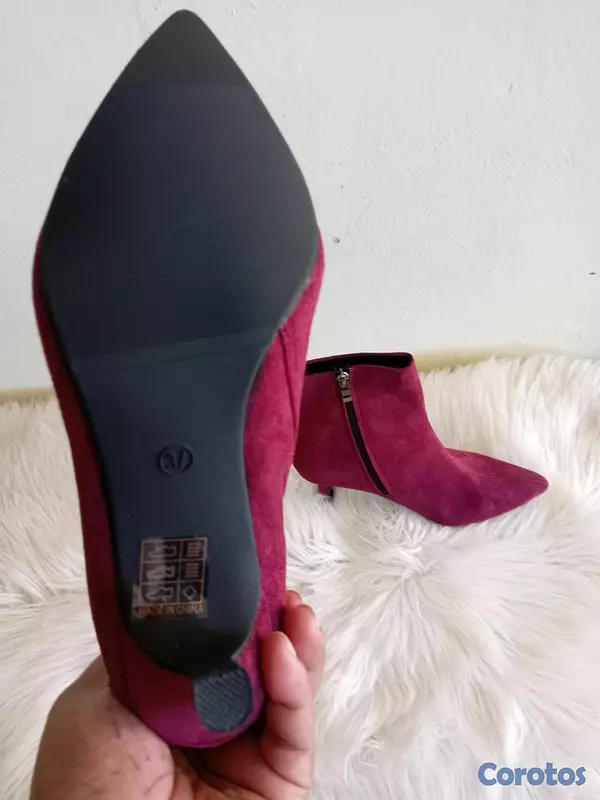 zapatos para mujer - Botas para damas. Color crema #37 las demás en la imagen esta el size  4