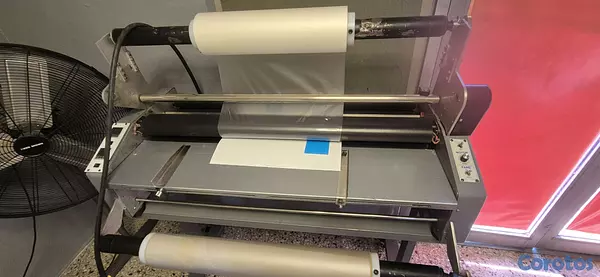equipos profesionales - Laminadora doble cara de 42 pulgadas marca USI, en perfecto estado funcional. 4