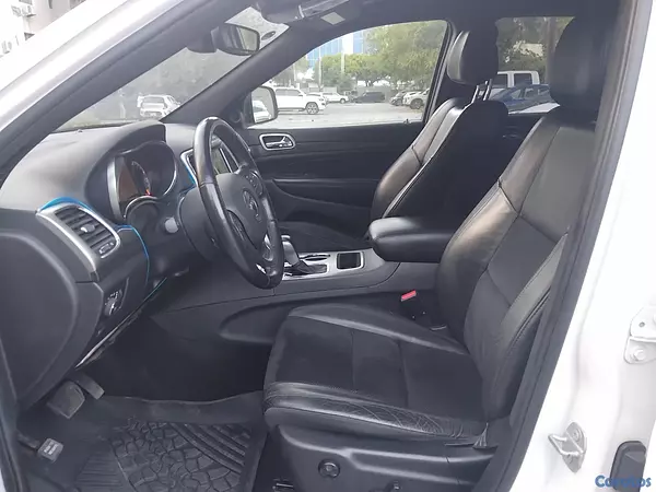jeepetas y camionetas - JEEP GRAND CHEROKEE LATITUD 4X4 2018 4